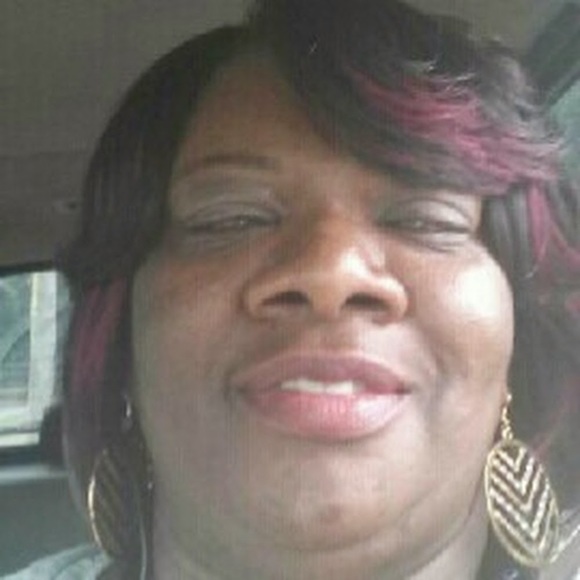 Profile Picture of Glenda Slocum (@gslocum51) on Poshmark