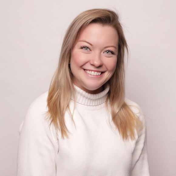 Profile Picture of Karina Popkova (@karinapopkova) on Poshmark