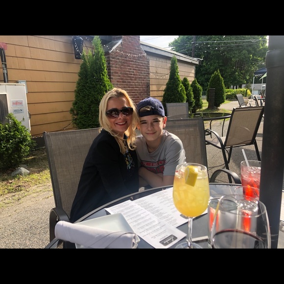 Profile Picture of Michele Labonte (@mlkehling) on Poshmark