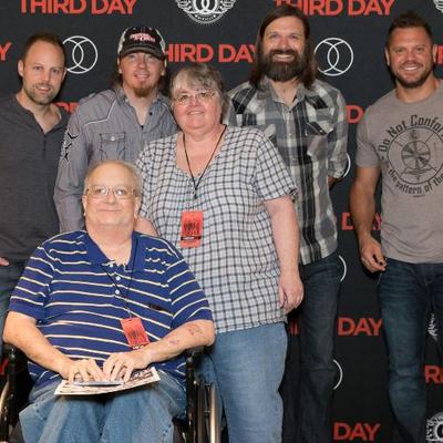 Jeannie DeChant - Twitter Profile Picture of Jeannie DeChant (@JeannieDeChant) on Twitter