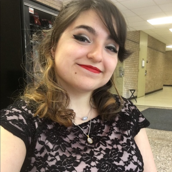 Profile Picture of Emma Steffek (@emma_steffek) on Poshmark