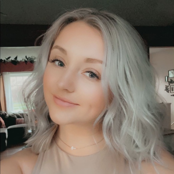 Profile Picture of Cassidy Clay (@cassidy110934) on Poshmark