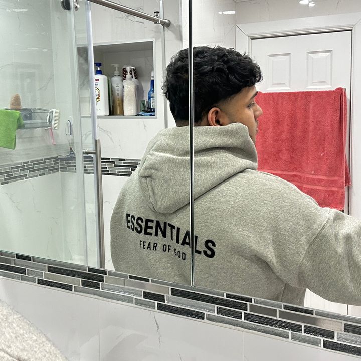 Profile Picture of Andrew (@sheluuvvdrew) on Tiktok