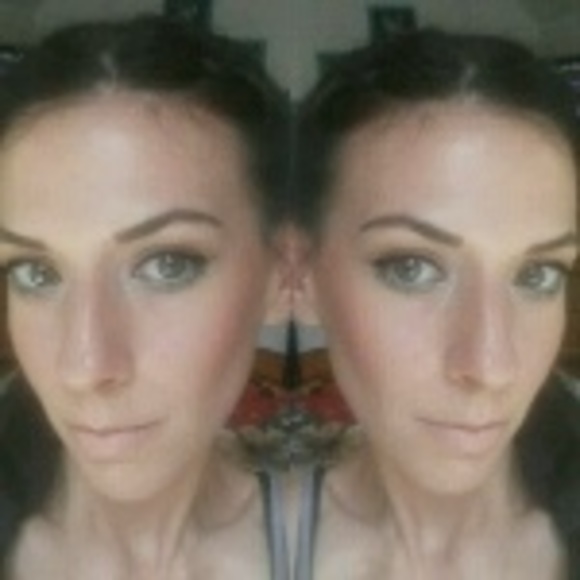 Profile Picture of ***bobbi **(barbara) maddox (@backwoodsb22) on Poshmark