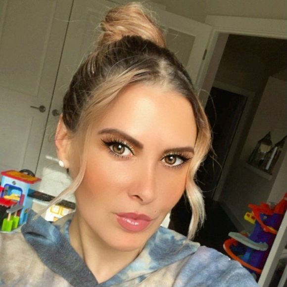 Profile Picture of Joanna Joa joa (@november221186) on Poshmark