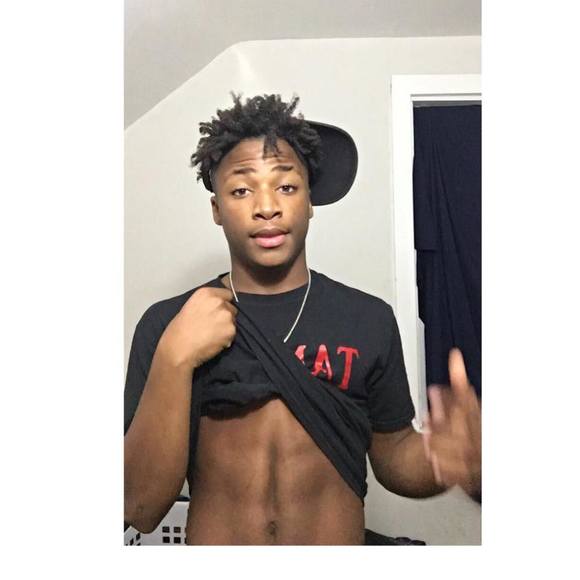 Profile Picture of Derall Boyd (@boydderall17) on Poshmark