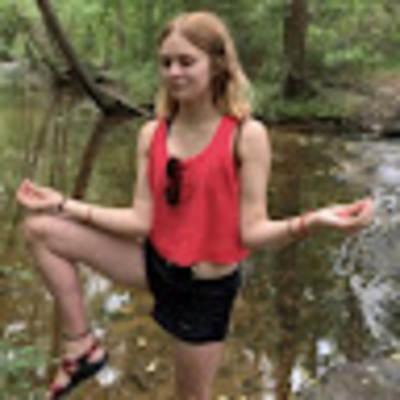 Profile Picture of Lillian paige Hatch (@lillyphatch) on Poshmark