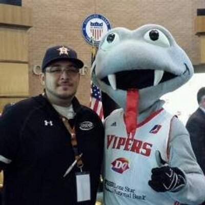 Profile Picture of Jonathan Salinas (@Jon_956Sports) on Twitter