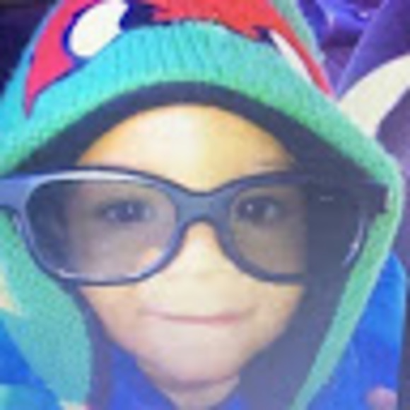 Profile Picture of Michael Co-ward [student] (@mrmdc) on Poshmark