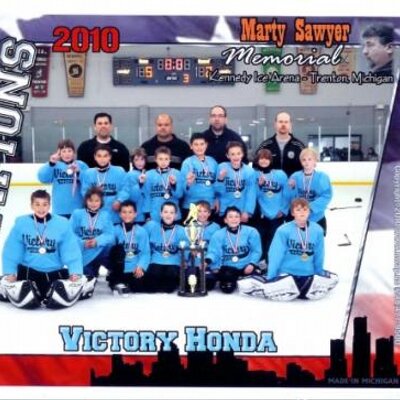 Profile Picture of Robin Bonham (@VH2001AAAHOCKEY) on Twitter