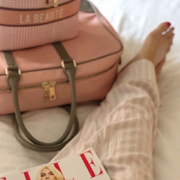 Profile Picture of An Kim (@annalisess11) on Poshmark