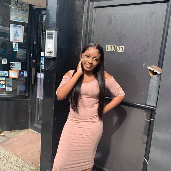 Profile Picture of Ket Joinville (@bumsbums88) on Poshmark