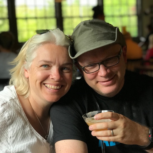 Profile Picture of Kelli Landers (@kellilanders) on Poshmark