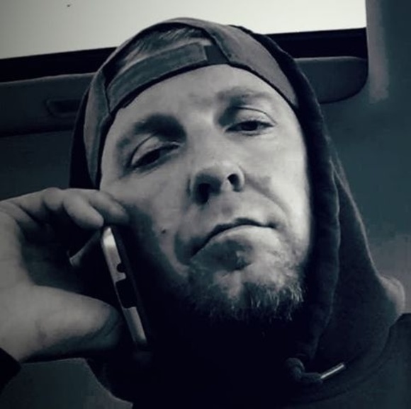 Profile Picture of Dan Vandello (@danvandello) on Poshmark