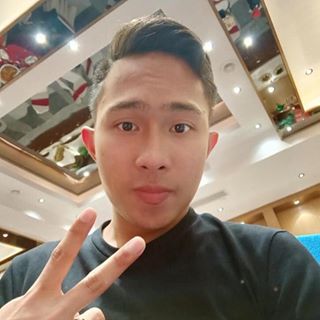 Profile Picture of Godfrey Dimaapi (@dyelloooo) on Facebook