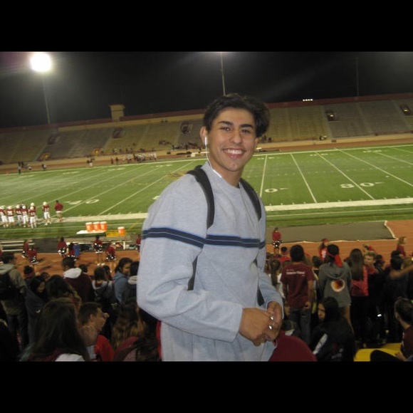 Profile Picture of Max Alvarado (@allvaradomax) on Poshmark