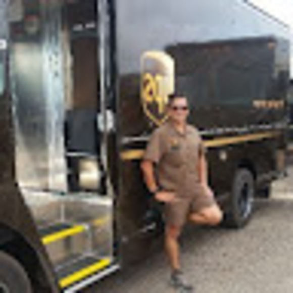 Profile Picture of Joe Perales (@joeperales) on Poshmark