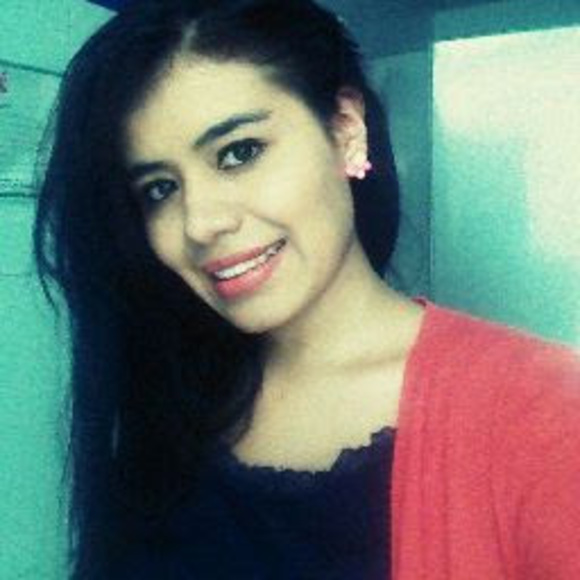 Profile Picture of Yenn.c Celis.m (@yennifercocelis) on Poshmark