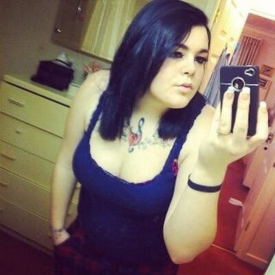 Profile Picture of Lora Fowler (@lorafowler93) on Twitter