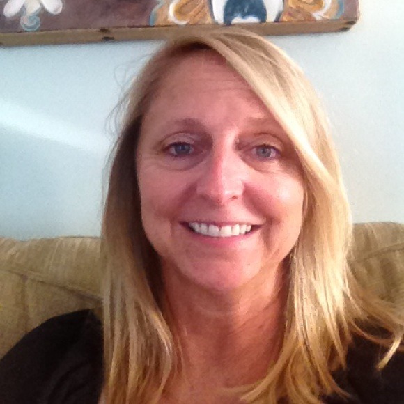 Profile Picture of Karen Milliman (@akgigi) on Poshmark