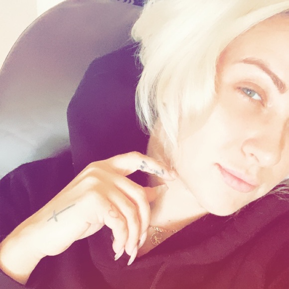 Profile Picture of Carley Hess (@carleyhess27) on Poshmark