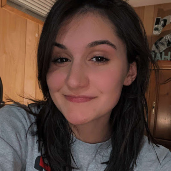 Profile Picture of Skylar Williams (@skyandnitro) on Poshmark