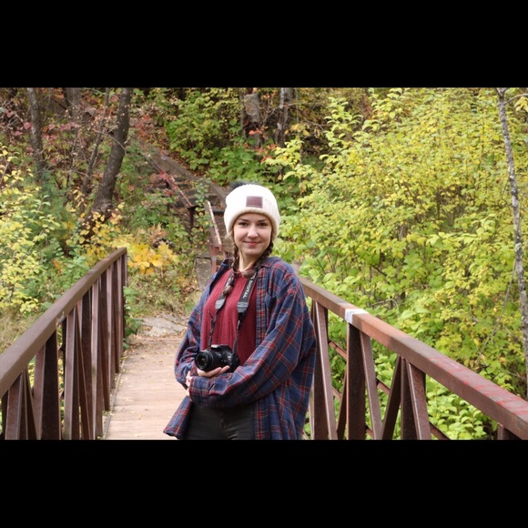 Profile Picture of Anna Gruben (@anna_gruben) on Poshmark