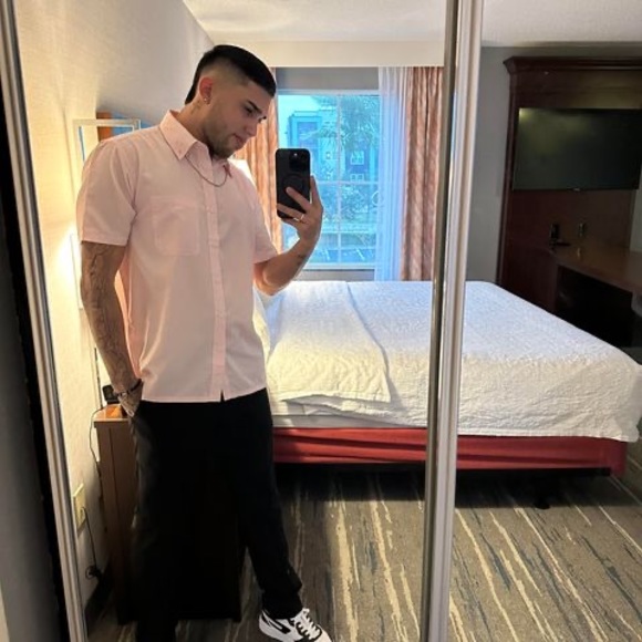 Profile Picture of Alexander Rondon (@alexanderron781) on Poshmark