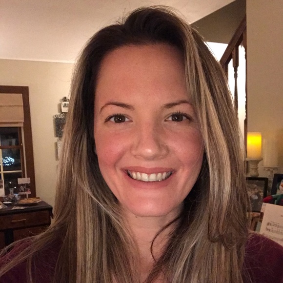 Profile Picture of Justine Hidalgo (@justine_hidalgo) on Poshmark