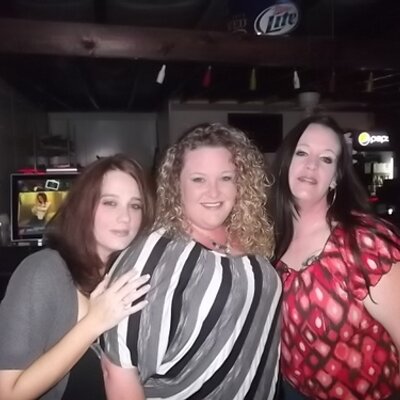 Profile Picture of Beverly Hicks (@bevloveschris) on Twitter