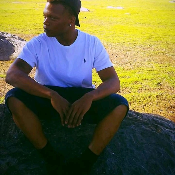 Profile Picture of Kenneth Cain (@kennygerow23) on Poshmark