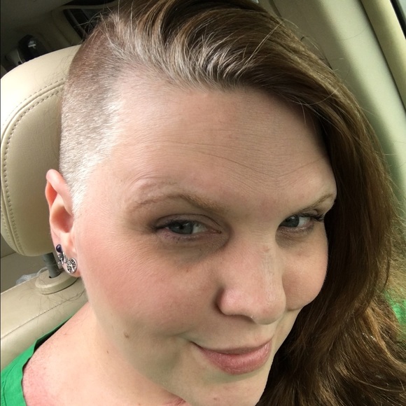 Profile Picture of Meg Supeck (@pmsupeck) on Poshmark