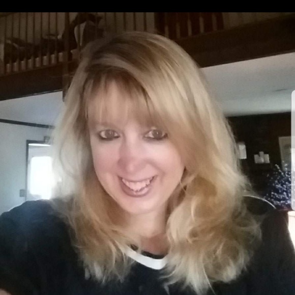 Profile Picture of A. Trollinger (@aetasu) on Poshmark