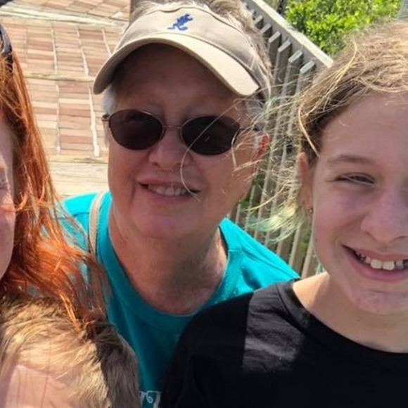 Profile Picture of Bonnie Brady powers (@powersbonnie) on Poshmark