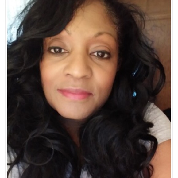 Profile Picture of Kim Mack (@kimkayemack) on Poshmark
