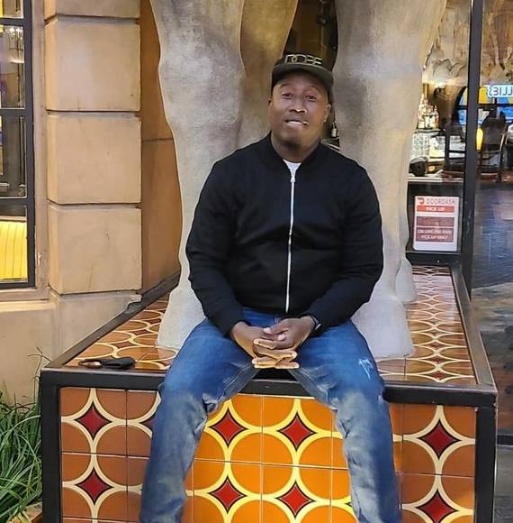 Profile Picture of Jean cpropoh Saint roc (@jst413) on Poshmark