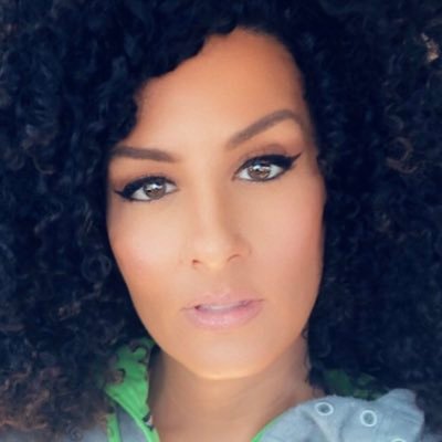 Profile Picture of Rachel Renee (@RachelRenee01) on Twitter