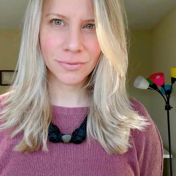 Profile Picture of Rita Avellar (@ritaavellar) on Poshmark