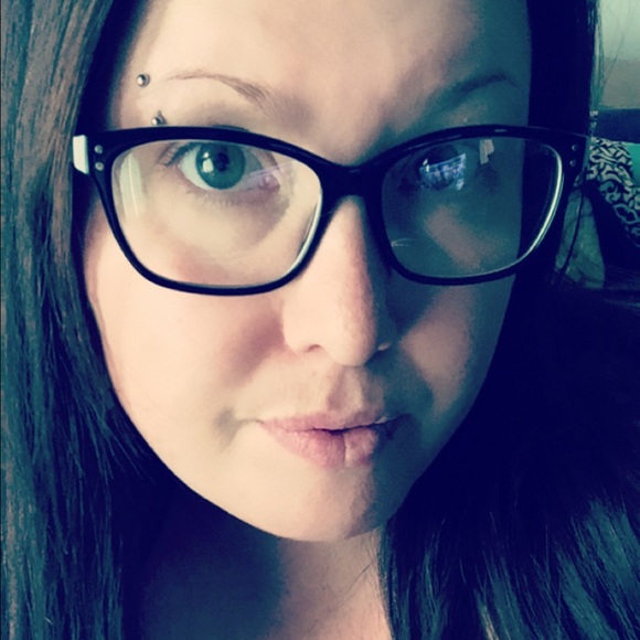 Danielle Wittsell - Poshmark Profile Picture of Danielle Wittsell (@daniheart) on Poshmark