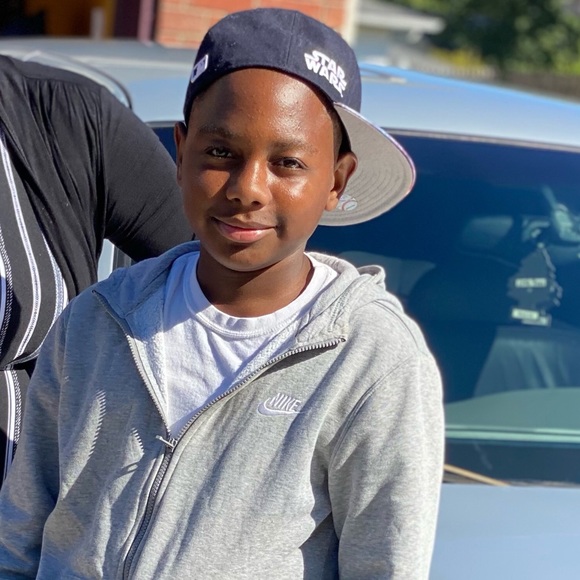 Profile Picture of Jerome Fingers jr (@jeromelf8) on Poshmark