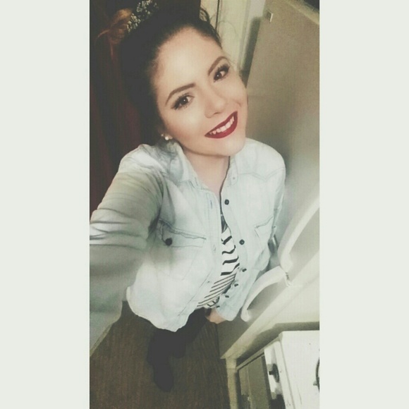 Profile Picture of Kimberly Rector (@rectorkm) on Poshmark