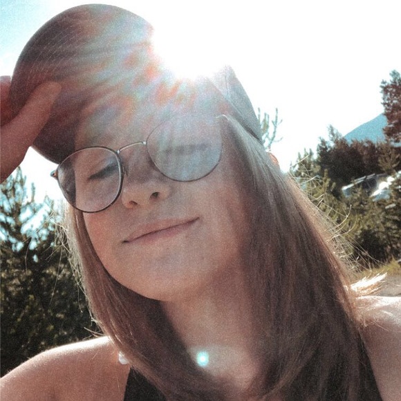 Profile Picture of Jenna Levy (@levyjm3) on Poshmark