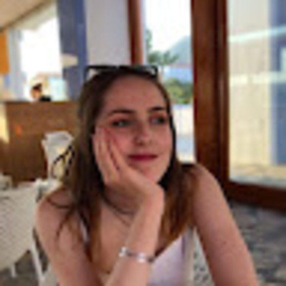Profile Picture of Chloe Adam (@chloemadam99) on Poshmark