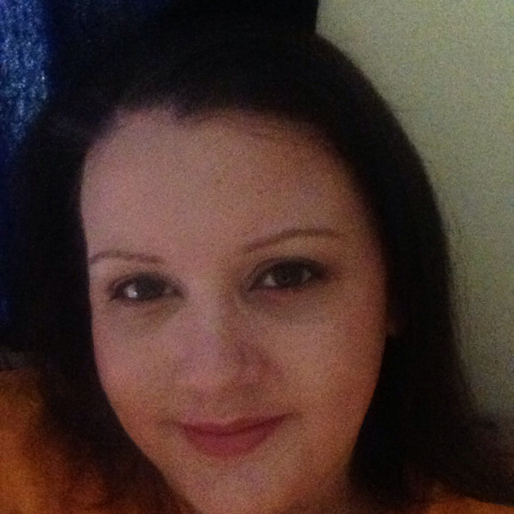 Profile Picture of Jessica Simonis (@jmsimonis) on Poshmark
