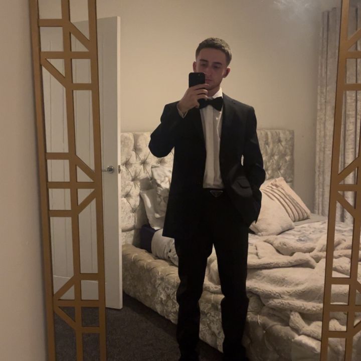 Profile Picture of Dev (@devanhooper) on Tiktok