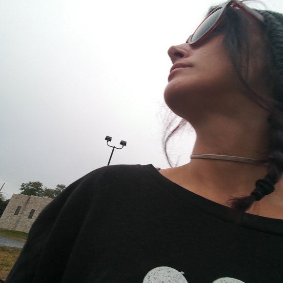Profile Picture of Danielle Holmberg (@dangeey) on Poshmark