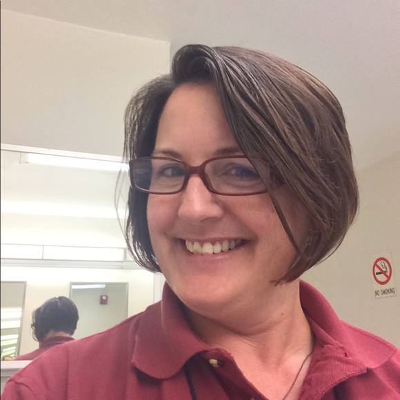 Profile Picture of Mary Foshage (@mpfoshage) on Poshmark