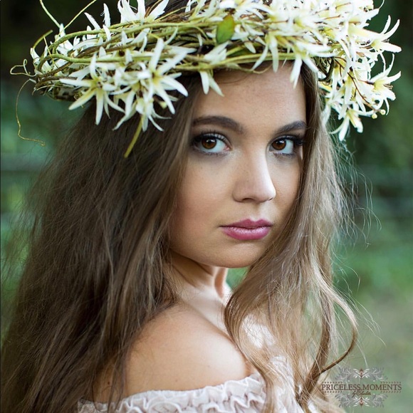 Profile Picture of Sydney Cutsinger (@sydcutsinger) on Poshmark