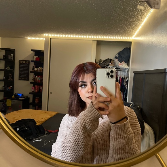Profile Picture of Cesia Ayala (@babychai) on Poshmark