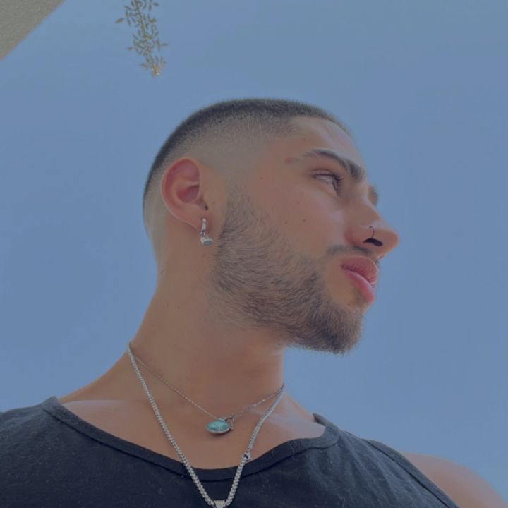 Profile Picture of El chico de la isla (@danielcohn__) on Tiktok